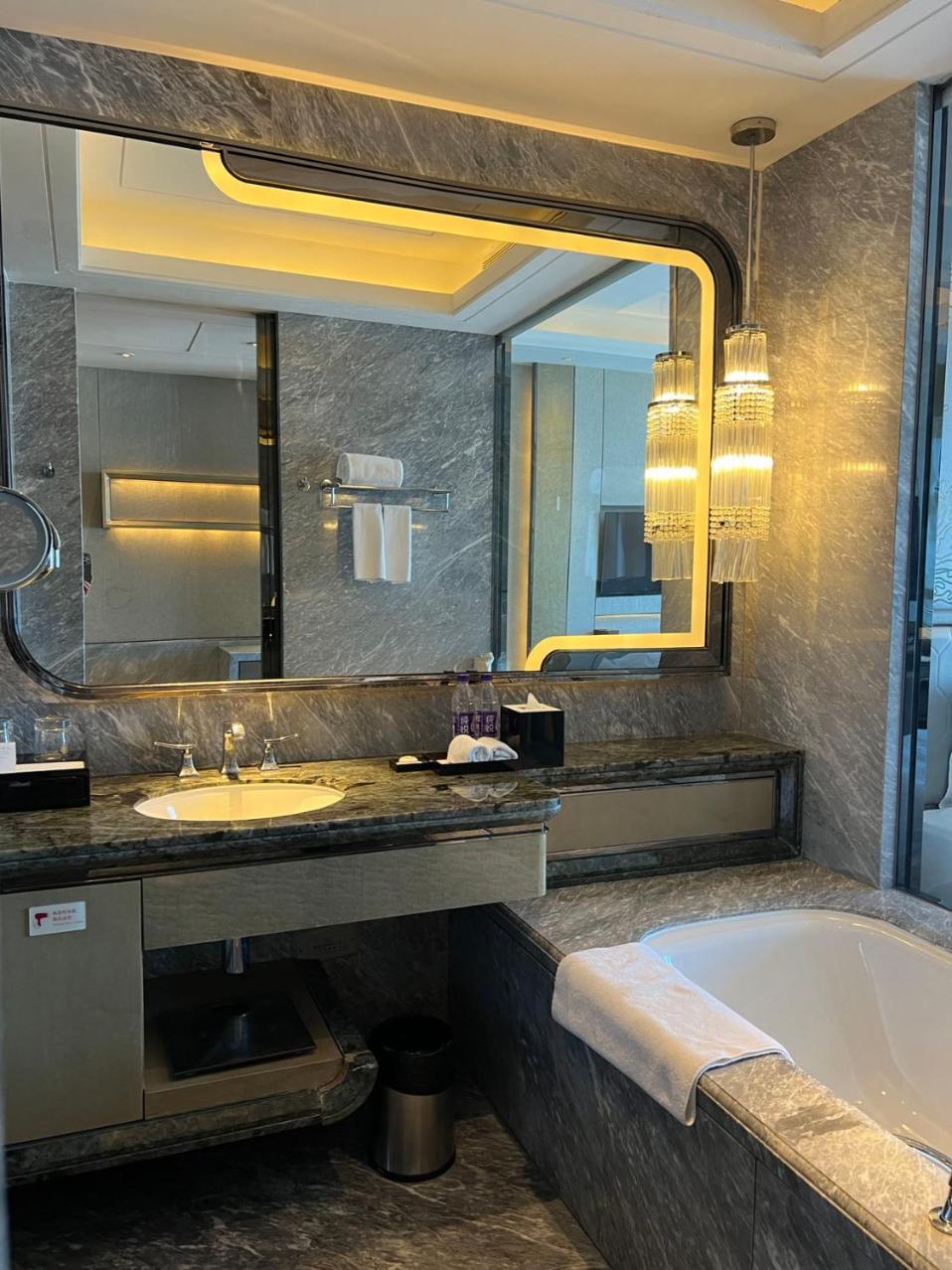 Pullman Yantai Center 호텔 외부 사진